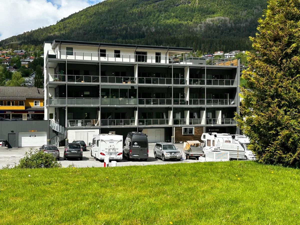 Stryn House - Hotel & Apartments Dış mekan fotoğraf